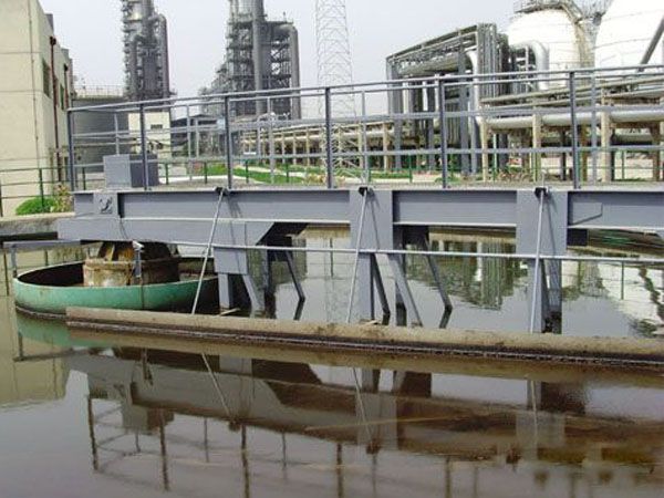 周邊轉(zhuǎn)動(dòng)刮泥機(jī)